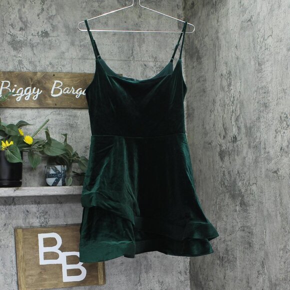 NWT B. Darlin Square Neck Asymmetric Layered Skirt Mini Dress Dark Green 15/16 - Picture 4 of 9